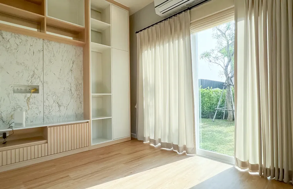 ม่านจีบรางโชว์